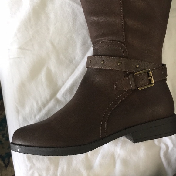 Women’s Vicky boots size 8 medium with wide calf - Picture 9 of 13